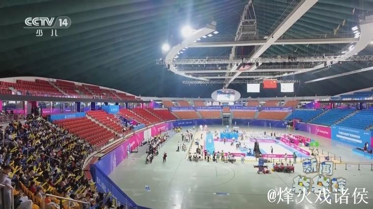 不缺位的陪伴 “小海豚”全程助力轮椅篮球比赛